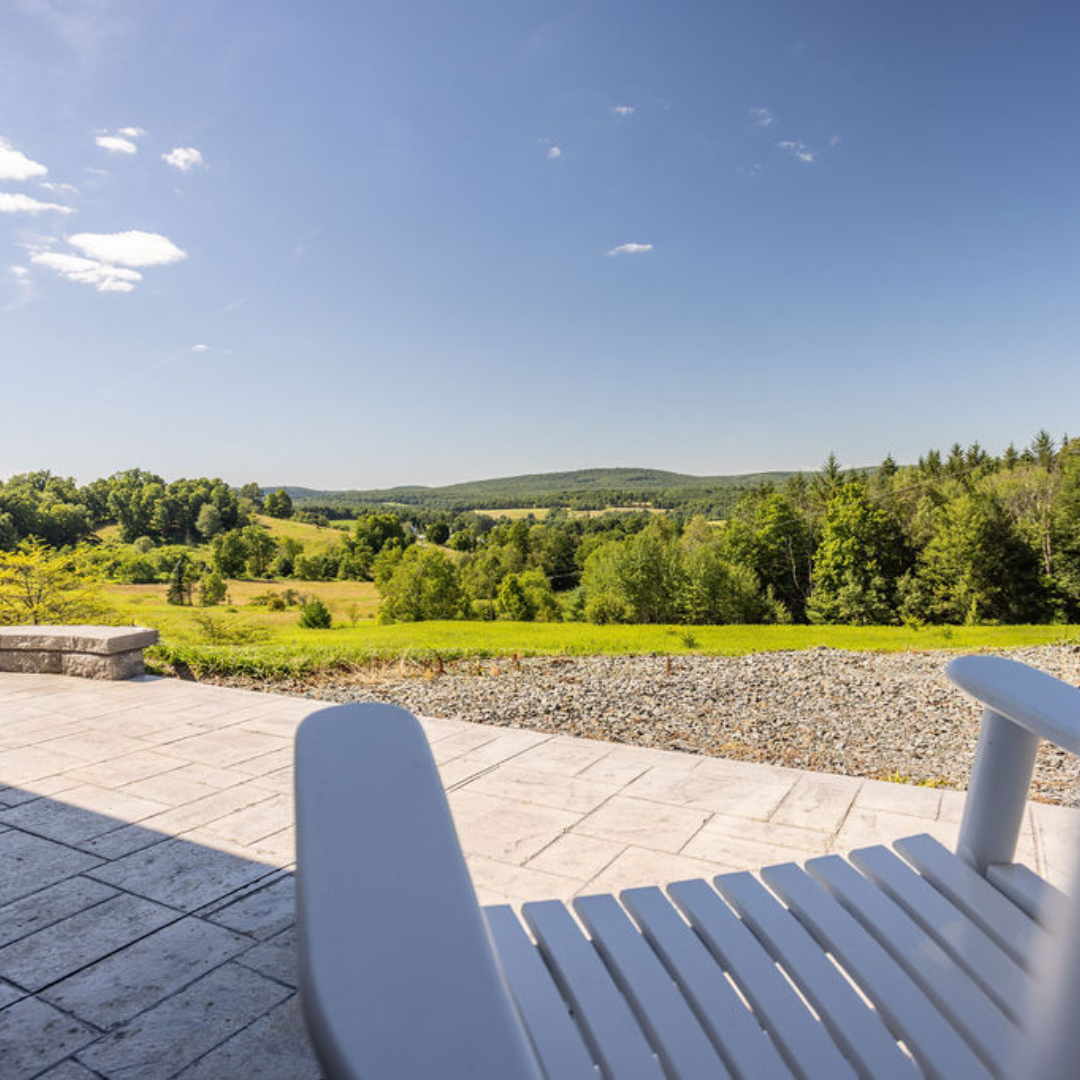 Your Home Away From Home: Raven Feather Retreat – Unit 3